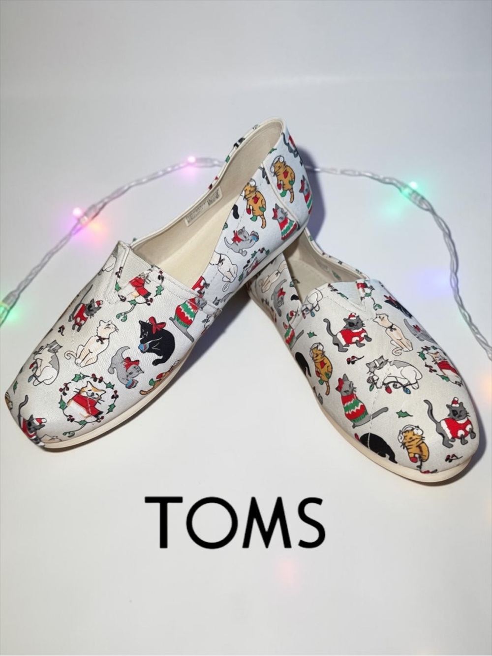 TOMS Belmont Holiday Cats Print Slip-On Canvas Flats - Size 9 NWOT
